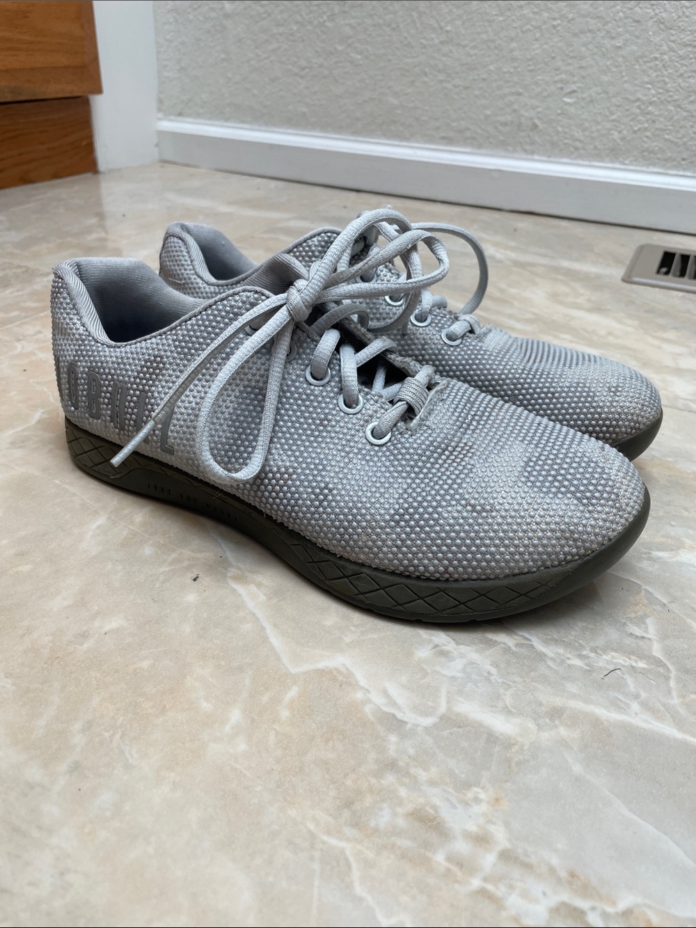 NOBULL Camo Trainers, men’s 7 or women’s 8.5 light grey camo